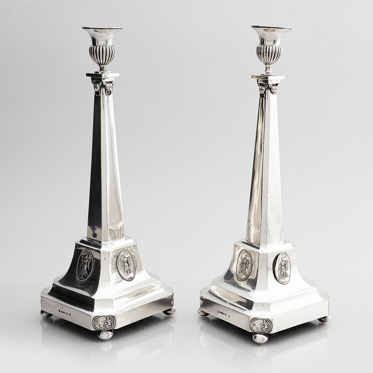 Carl Petter Norlin, ljusstakar, ett par, silver, Malmö 1838. Sengustavianska.