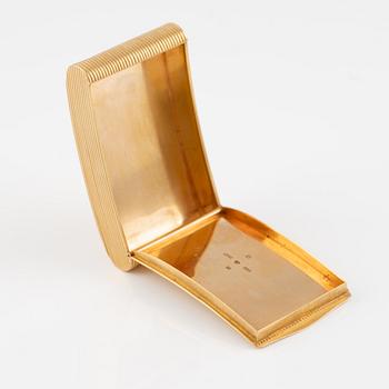 A Swedish 19th century 18K gold snuff-box, mark of Erik Ytterbom, Stockholm 1811.