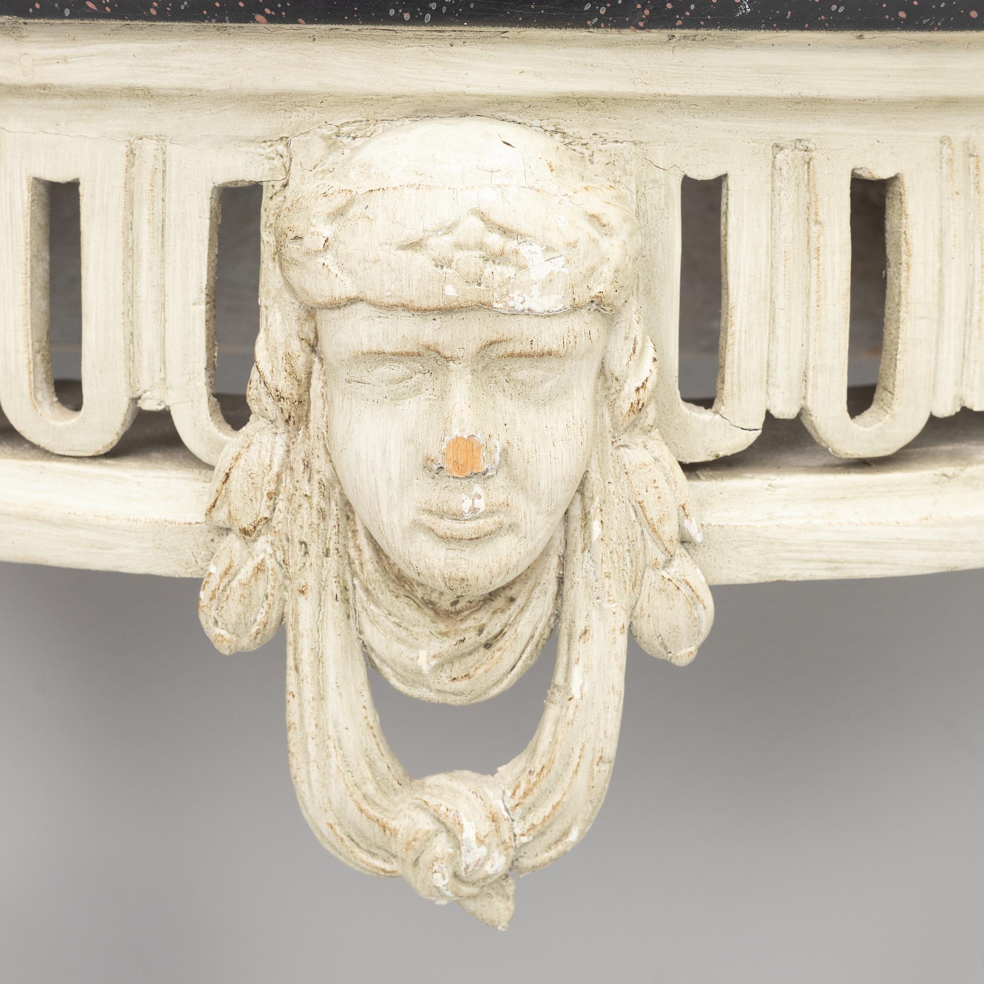 Konsolbord, sengustavianskt, omkring år 1800.