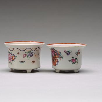 A set of four (2+2) famille rose flower pots with stands, Qing dynasty, Qianlong (1736-95).