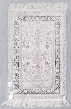 MATTA, orientalisk, silk, ca 122x77 cm.