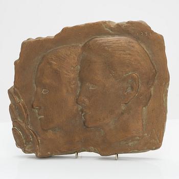 Wäinö Aaltonen, relief, patinerad gips, monogramsignerad och daterad 1951.