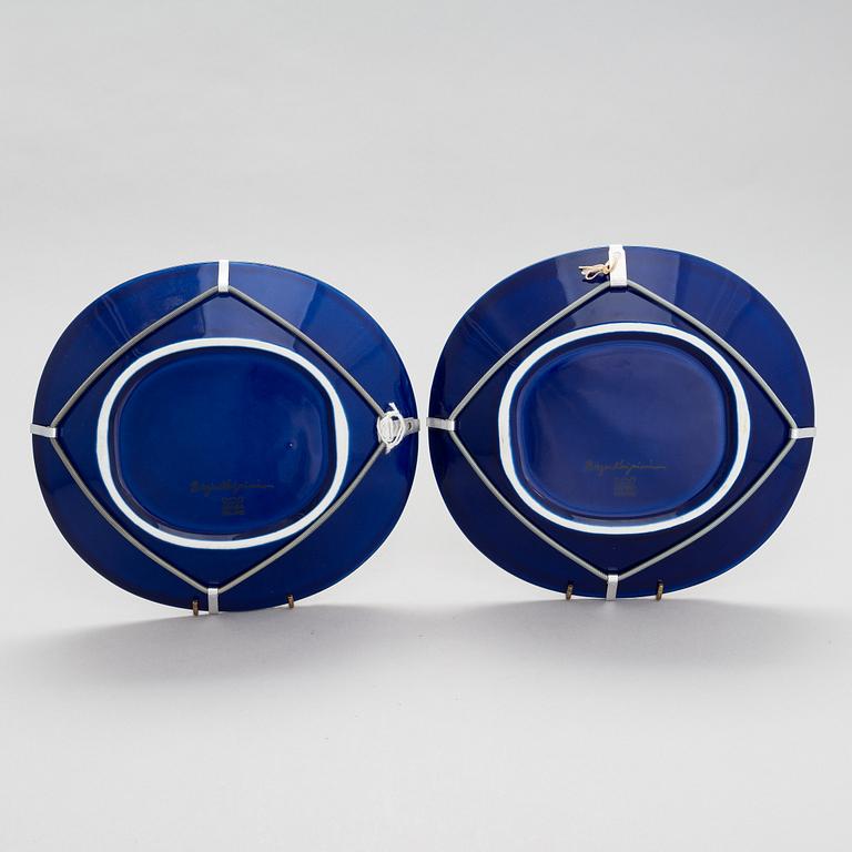 Birger Kaipiainen, Two ceramic dishes signed Birger Kaipiainen, Arabia, Finland.