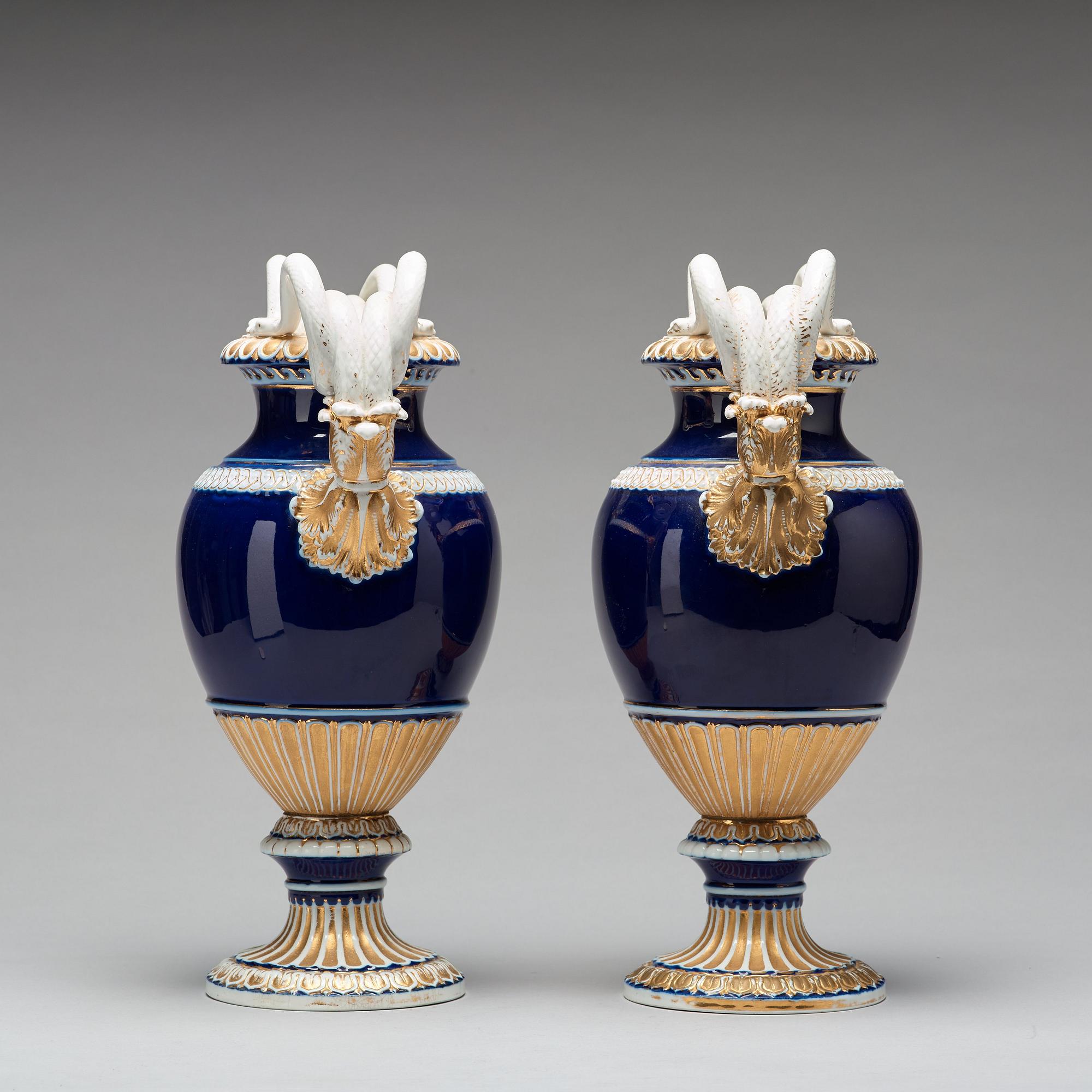 PRAKTURNOR, ett par, porslin. Meissen, omkring 1900.