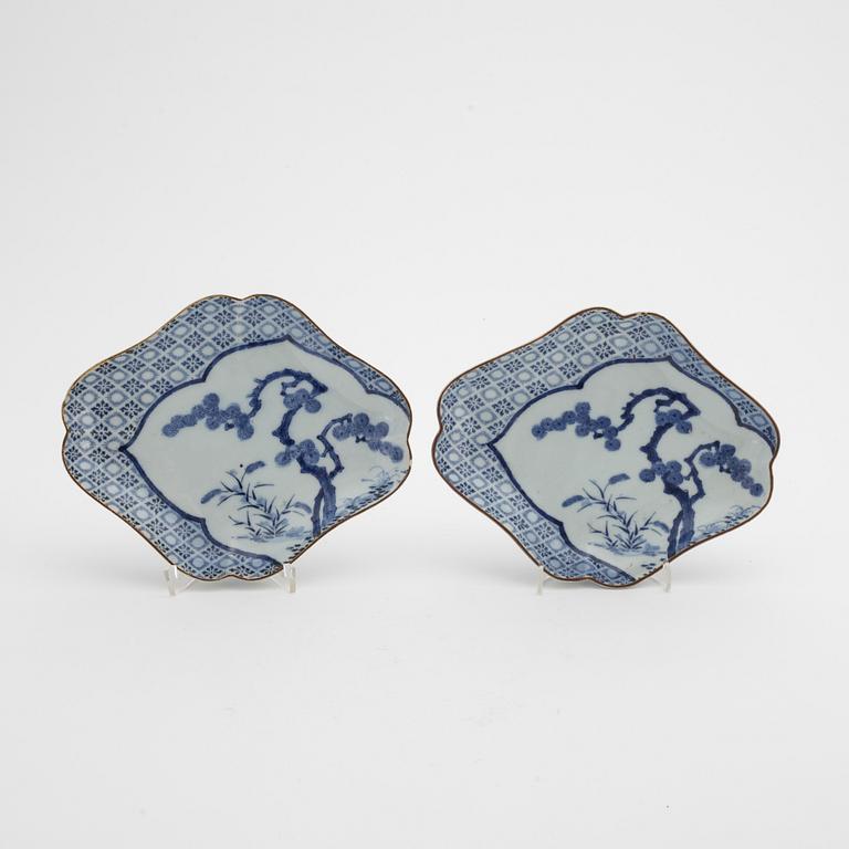 Fat, fyra stycken, Japan, troligen Edo-period, (1603-1868).