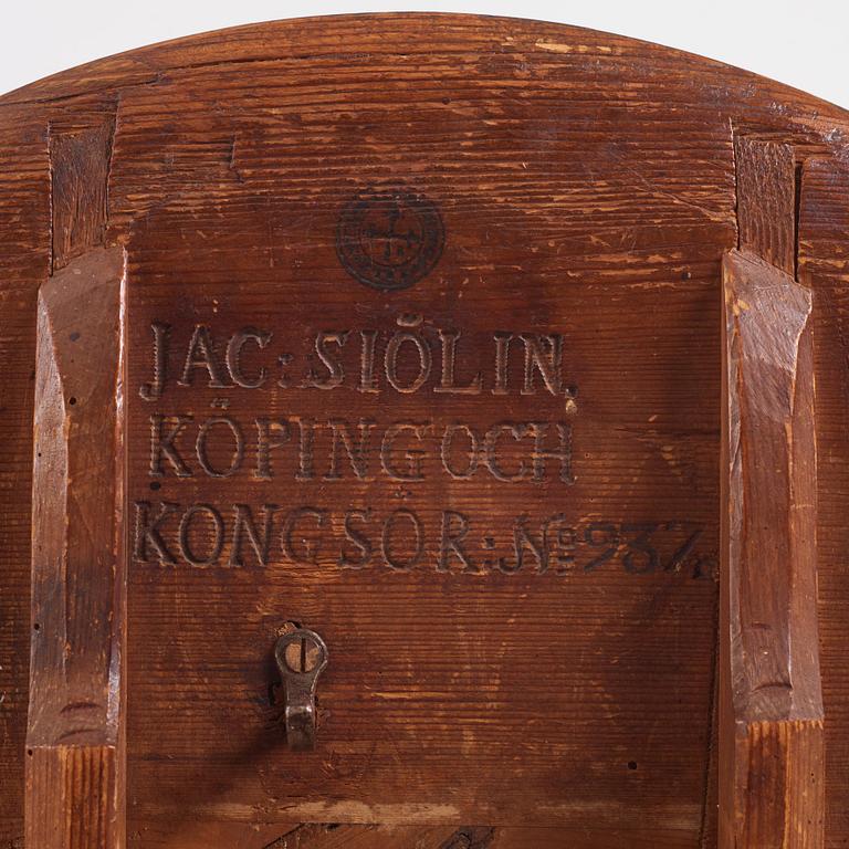 A burr-alder tilt-top table by J. Sjölin (master 1767-1785).