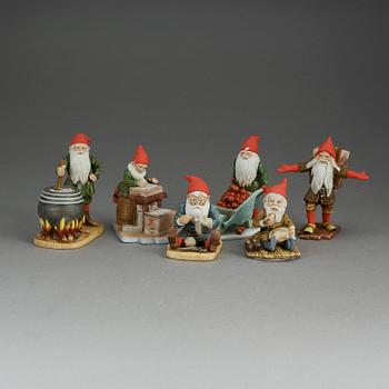 FIGURINER, 6 st. I form av tomtar. Kalmar Läns museum i design av Jenny Nyström.