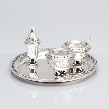 Georg Jensen, krydduppsättning, 4 delar + sked, Köpenhamn 1915 -1932, 830/1000 silver samt sterling.