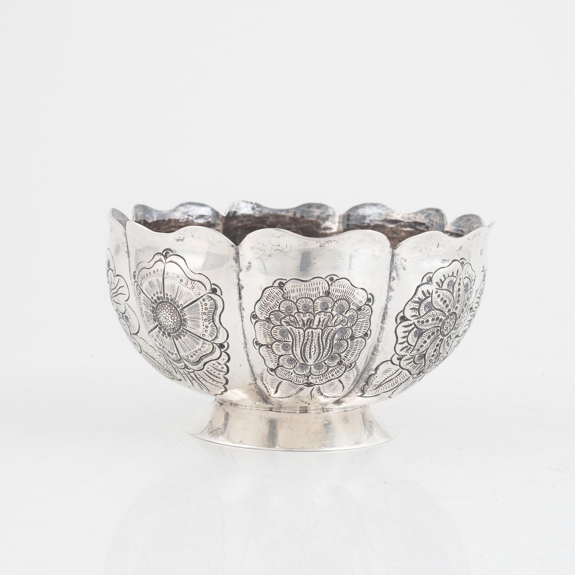 A sterling silver bowl, 20th Century.