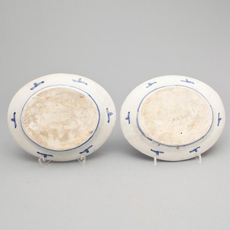 Fat, ett par, porslin. Kina 1800-tal.