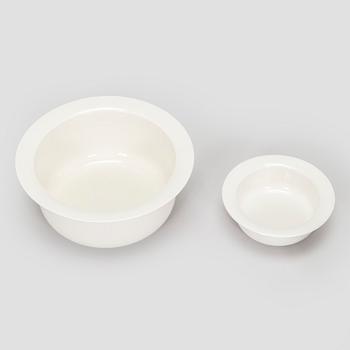 Inkeri Leivo, A 21-piece porcelain tableware set, 'Arctica' Arabia Finland.