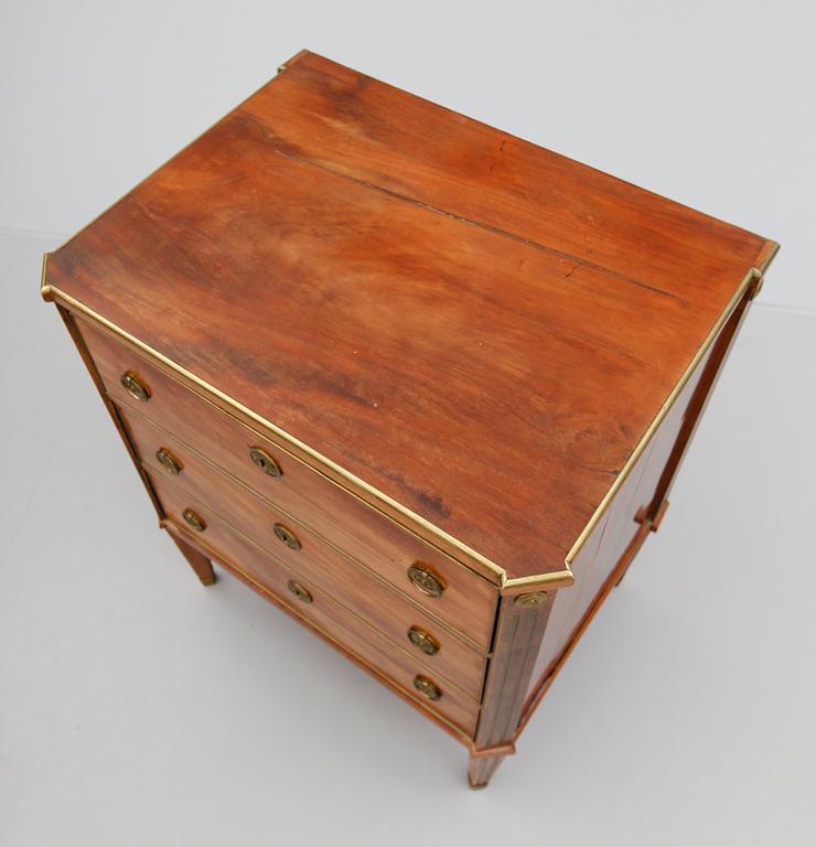 BYRÅ, gustaviansk stil, 1800-talets slut.