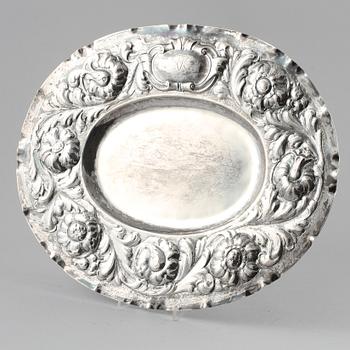 PRESENTERFAT, silver, GAB, 1920, vikt 730 g.