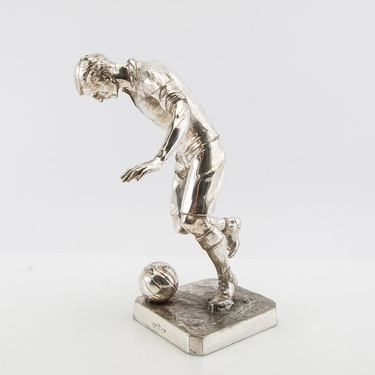 Wilhelm Zwick, efter Fotbolsspelare 1900-talets första hälft nysilver/vitmetall.