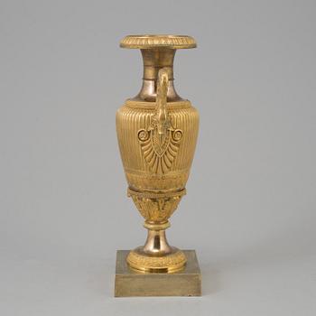 AN EMPIRE ORMOLU VASE, first half of the 19th century.