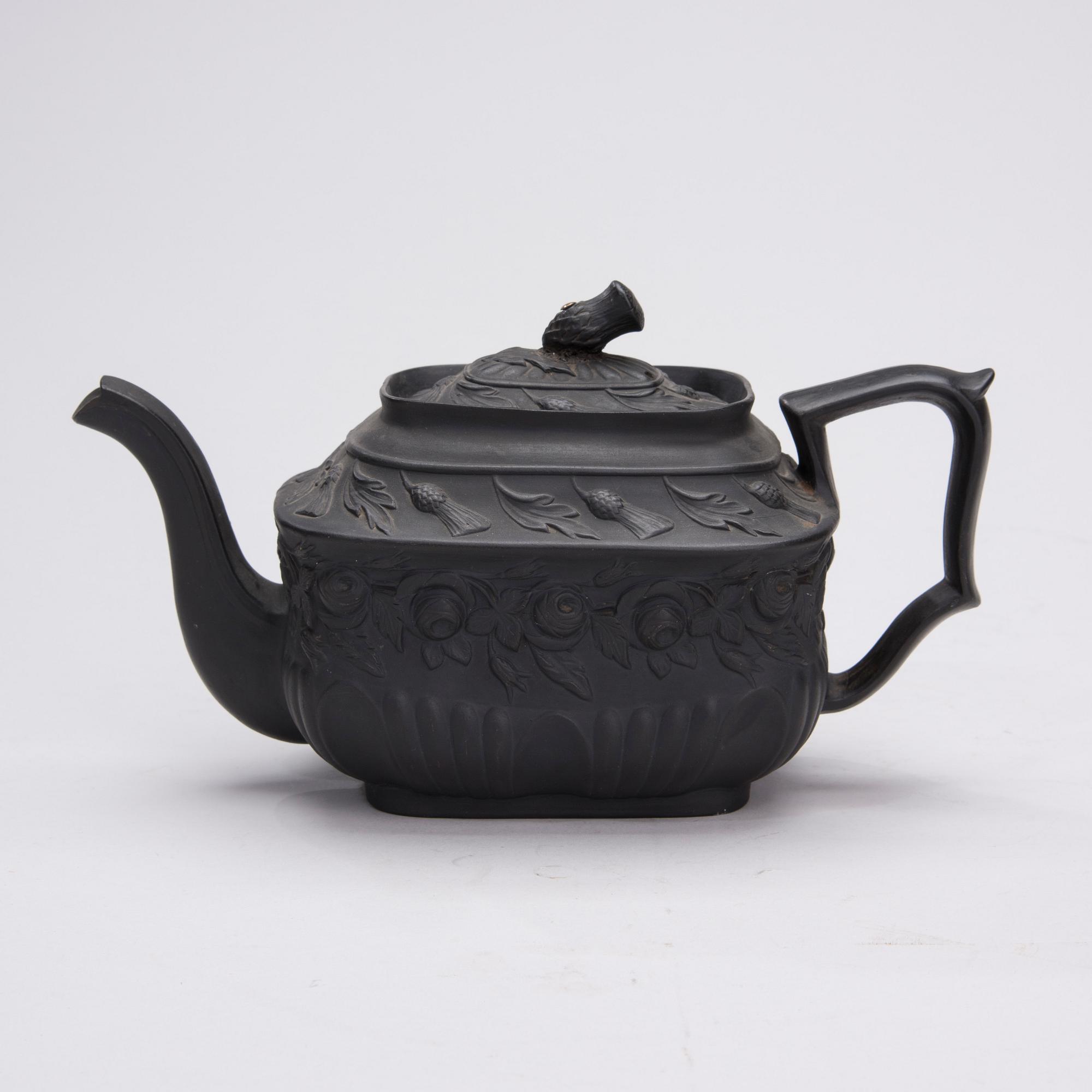 TEKANNA, Black basalt ware.
