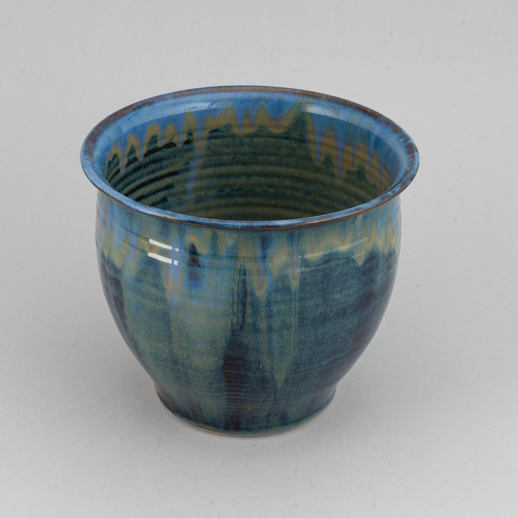 Mårten Medbo, a stoneware flower pot, Sweden.