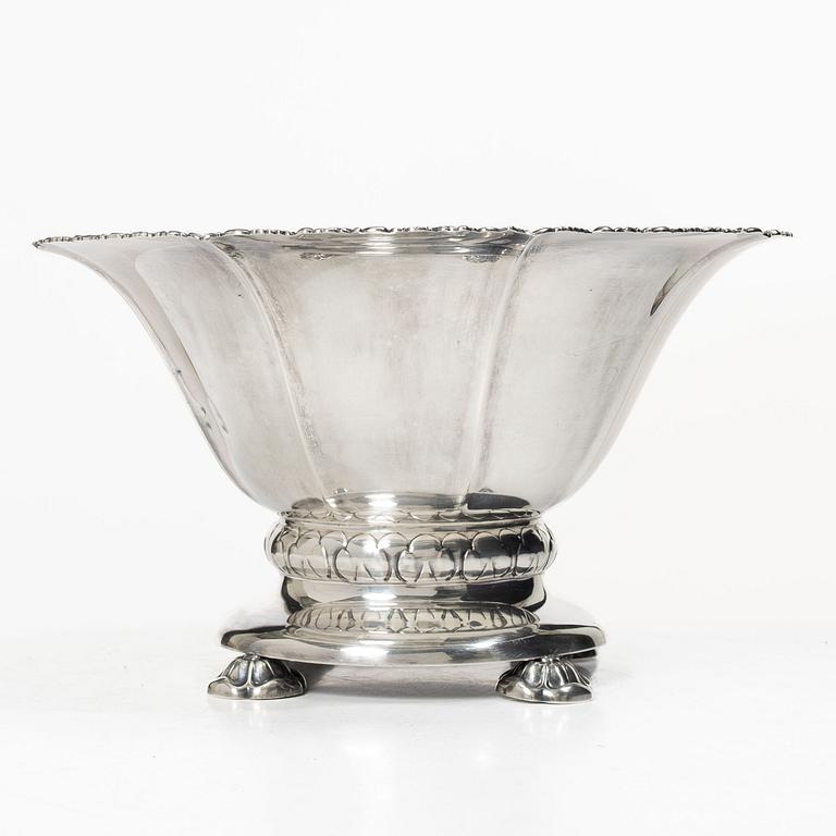 Kultakeskus Oy, skål på fot, silver, Tavastehus, Finland, 1934.