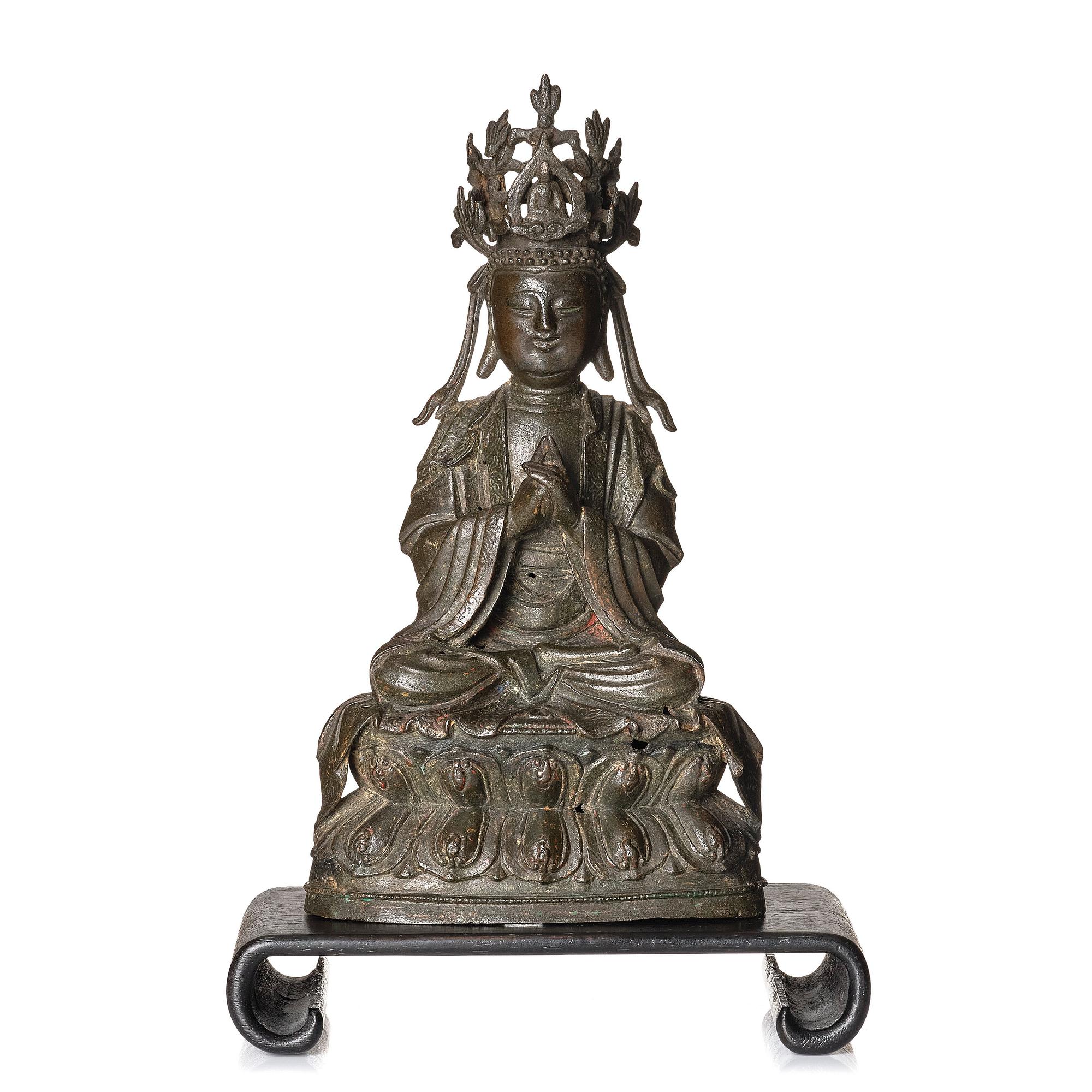 Guanyin, brons. Mingdynastin (1368-1644).