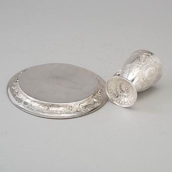 KOPP och FAT, silver, fatet stämplat Henry Holland London, 1878.