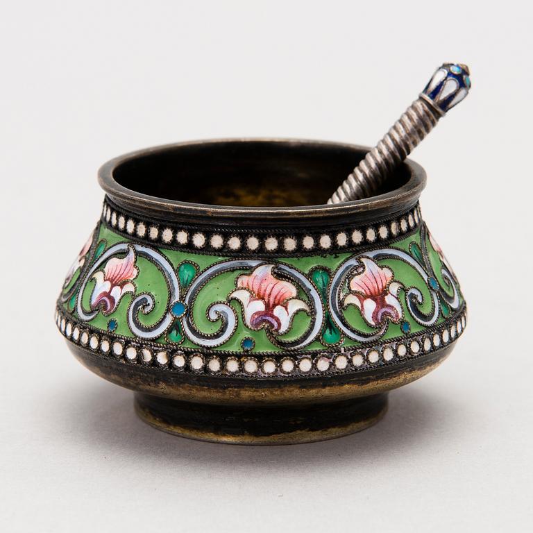 A Russian enamelled silver salt cellar and spoon, Moscow 1898-1917.