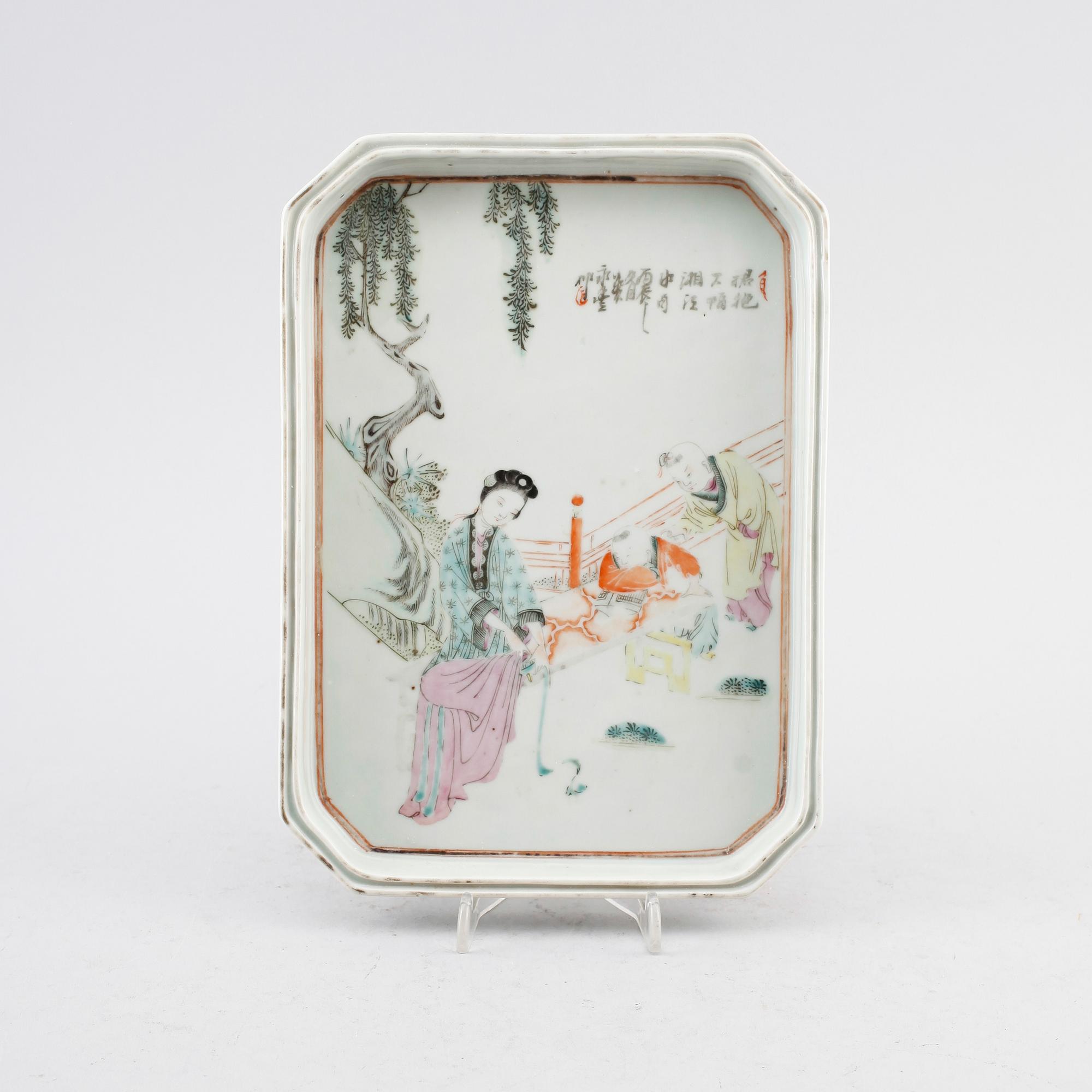 BRICKA, porslin, Kina, 1800-tal.