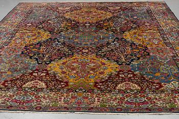 A carpet, semi-antique Kerman, ca 453 x 340 cm.