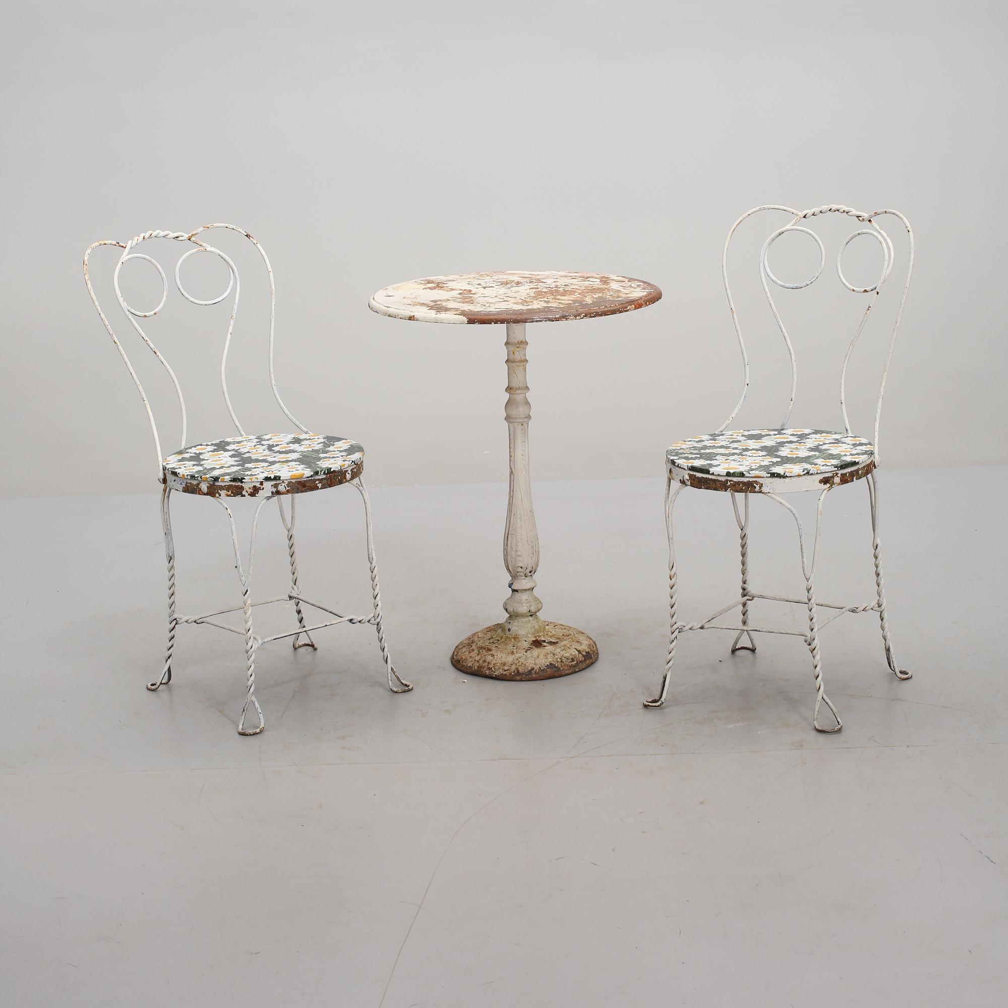 TRÄDGÅRDSGRUPP, 3 delar, delvis Grytgöl, 1900-tal.