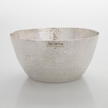 Tapio Wirkkala, A silver bowl, Kultakeskus Hämeenlinna  2001.
