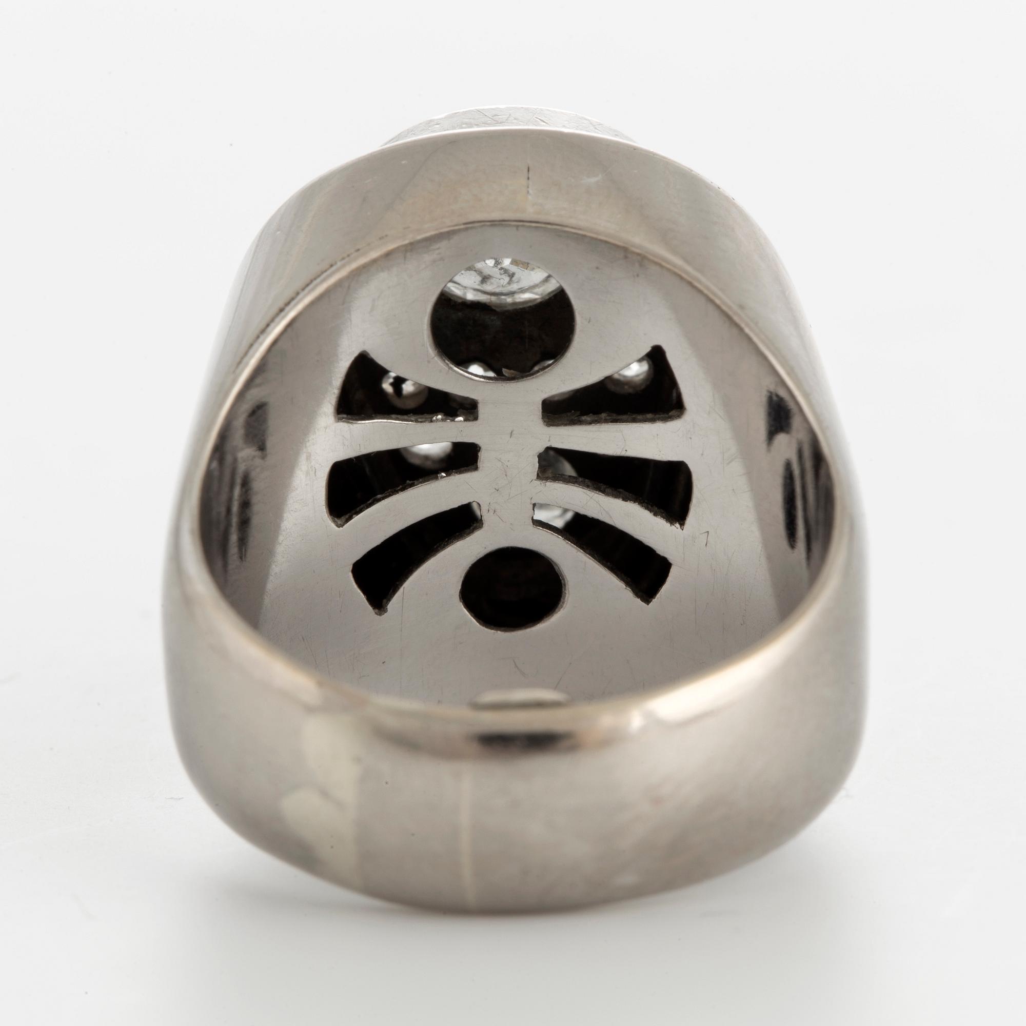 SIGURD PERSSON RING, 18K white gold with old cut diamonds.