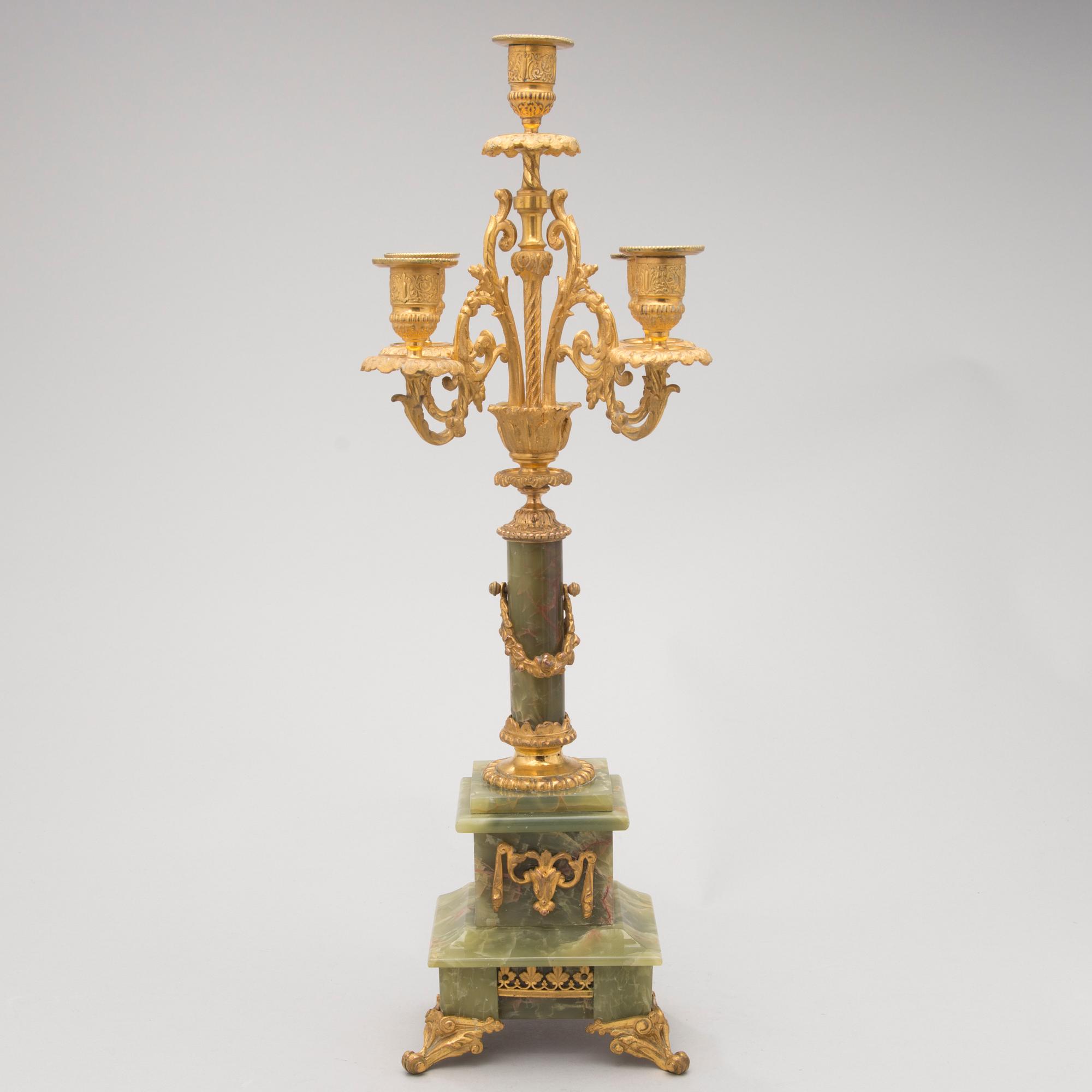 KANDELABER, alabaster och förgylld mässing, 1900-talets mitt.