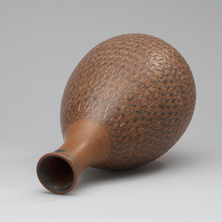 A Stig Lindberg stoneware vase, Gustavsberg Studio 1958-59.
