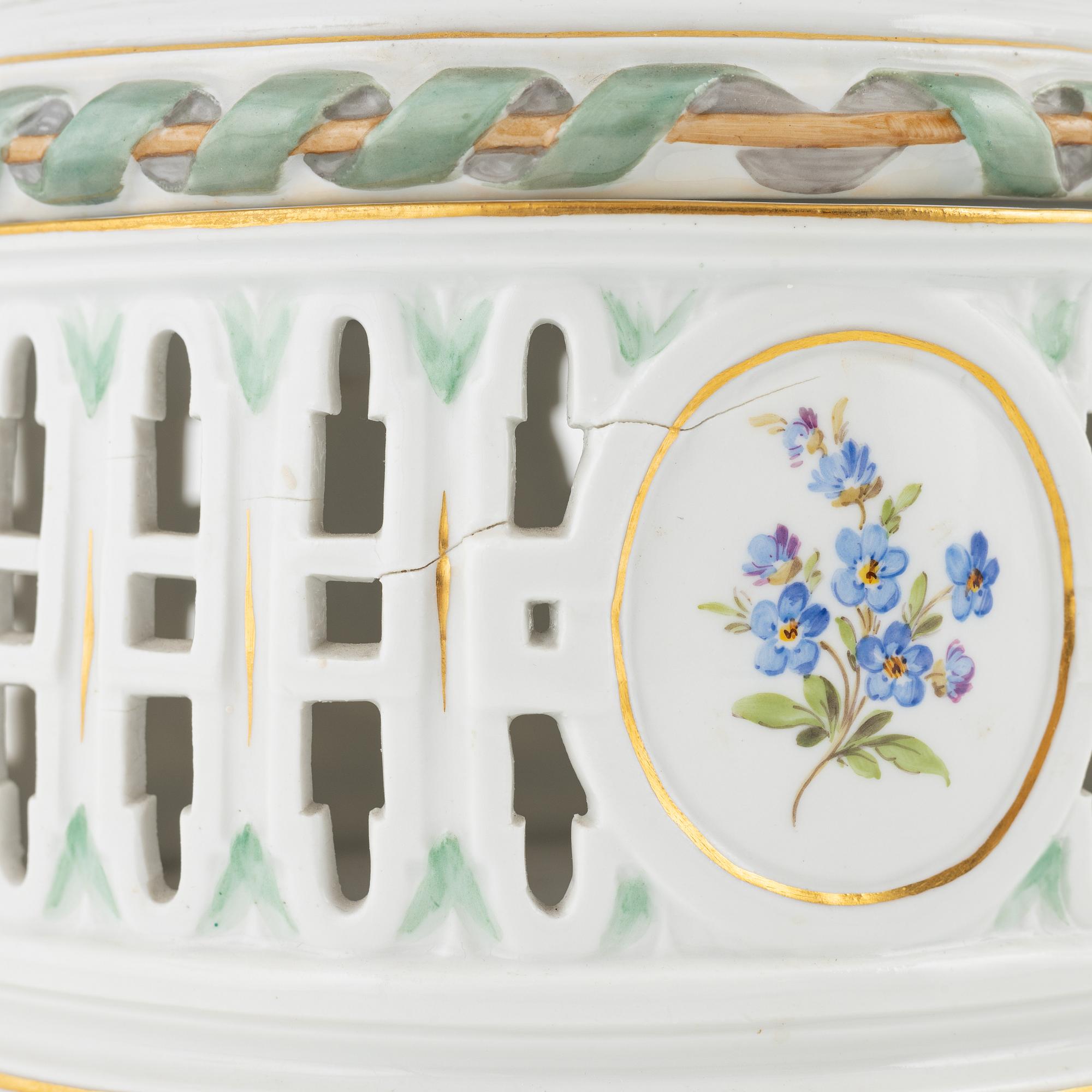 Gallerskål med lock, porslin, Meissen, omkring år 1900.