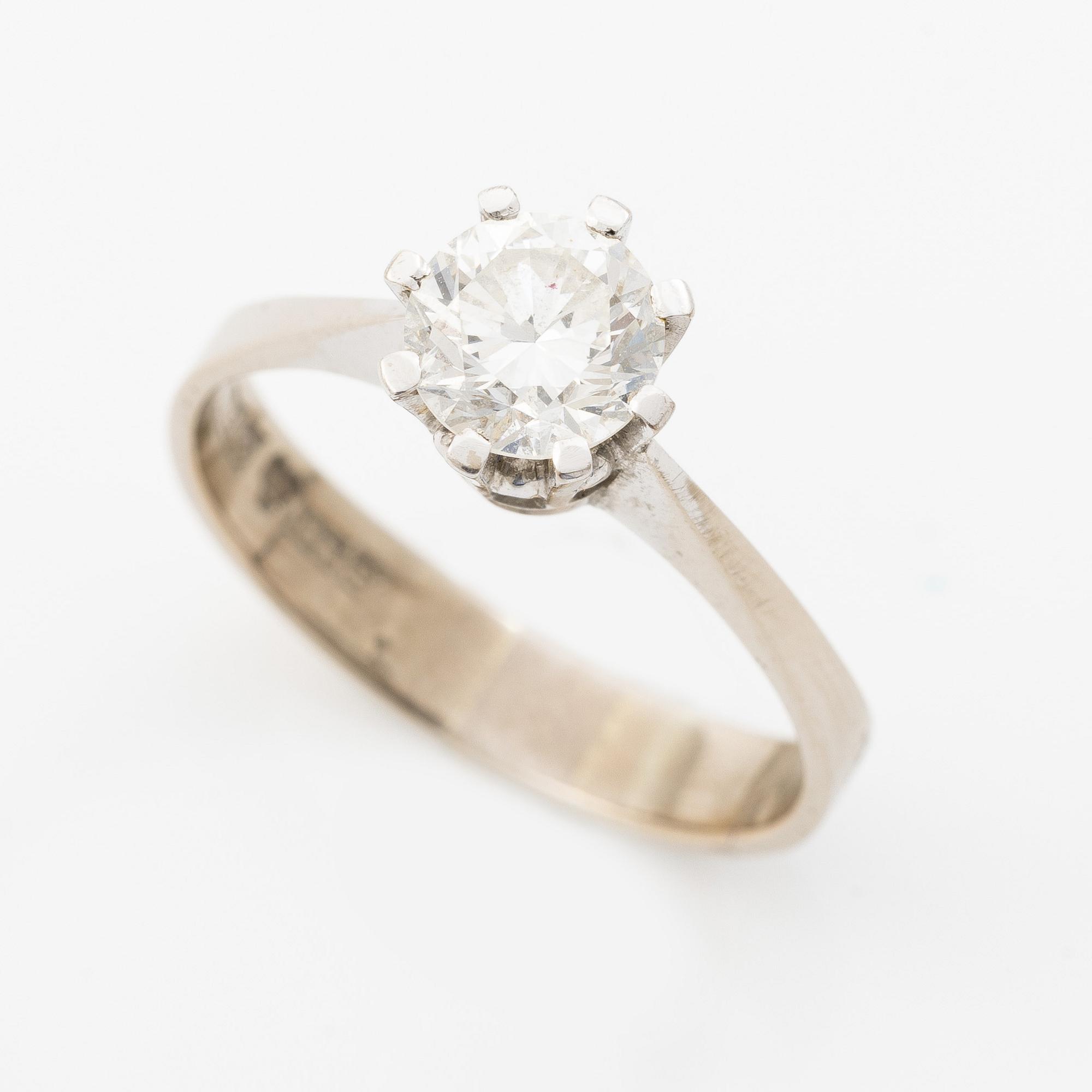 Ring, solitaire ring, 18K white gold with a brilliant-cut diamond approximately 1 ct.