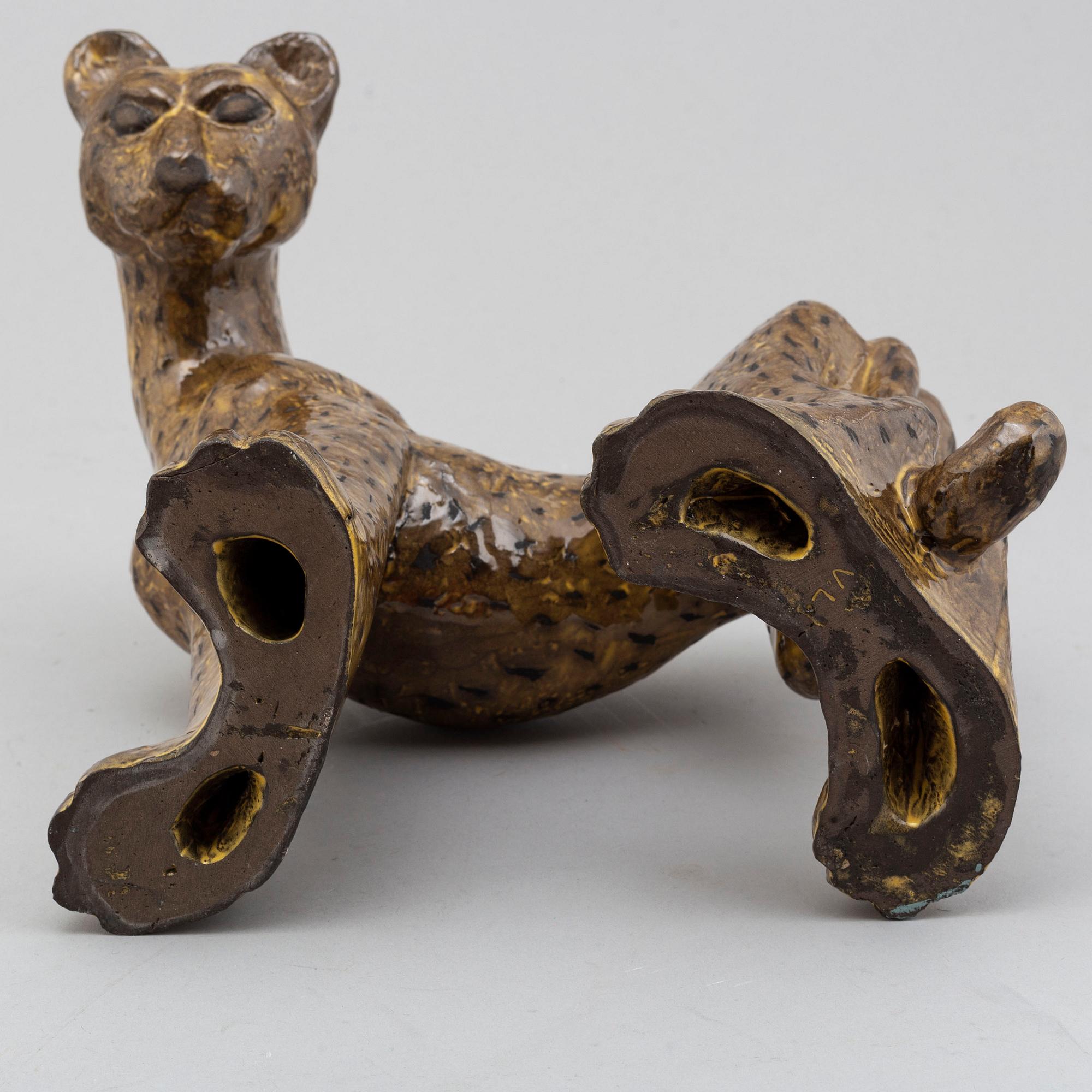 Vicke Lindstrand, skulptur, gepard, modell 3003, Upsala-Ekeby ca 1949.