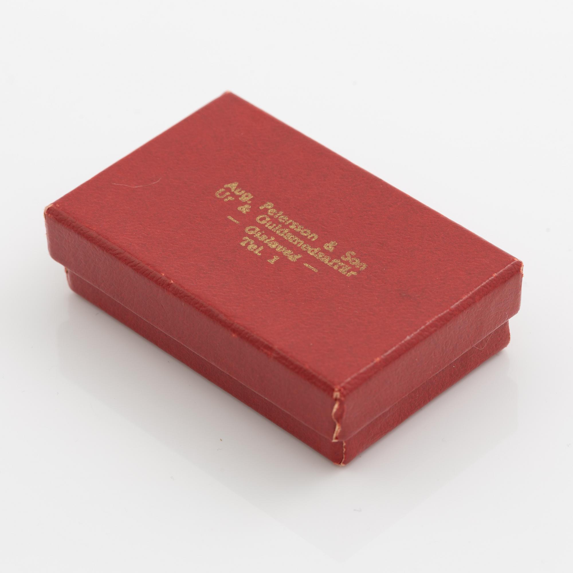 Ring 18K guld, som skydd vid sömnadsarbete. Carl Tengstedt, Göteborg 1828.