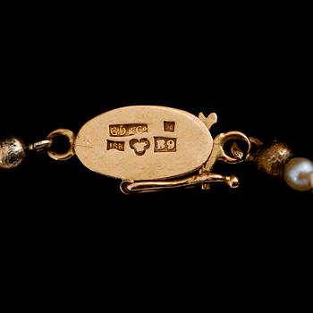 PÄRLCOLLIER, odlade doserade pärlor, lås 18 k guld.