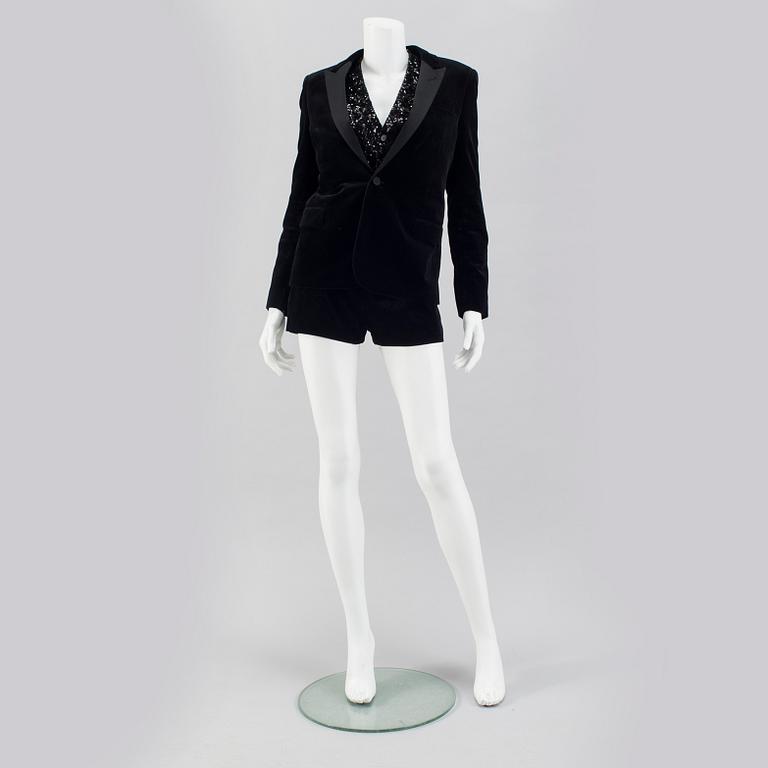 YVES SAINT LAURENT, smoking, shorts and vest, french size 40.