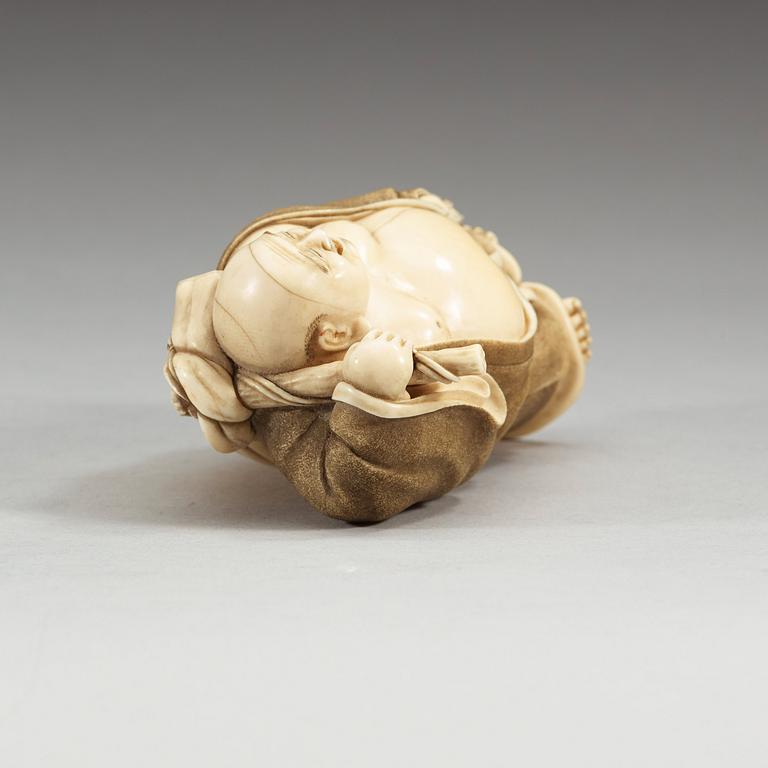 OKIMONO, elfenben. Japan, Meiji (1868-1912).
