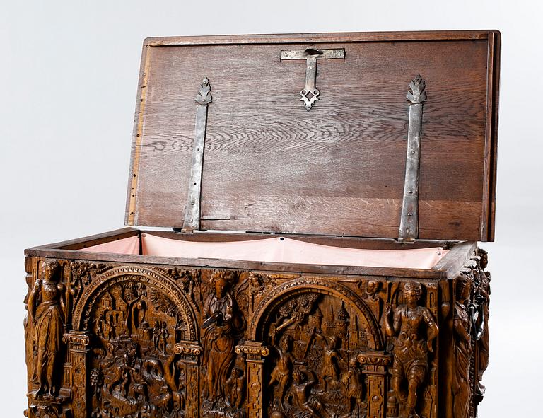 A coffin and a legframe, 18th century respektive 20th century.