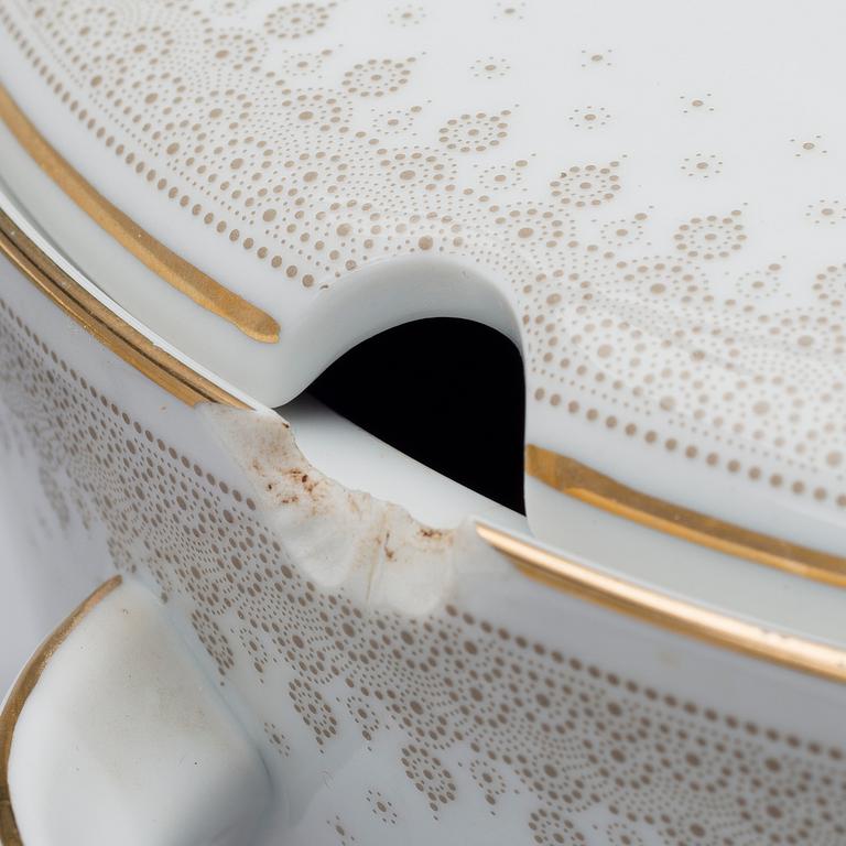 MATSERVIS, 70 delar, porslin, "Noblesse", Hutschenreuther, Selb, Tyskland 1950-60-tal.