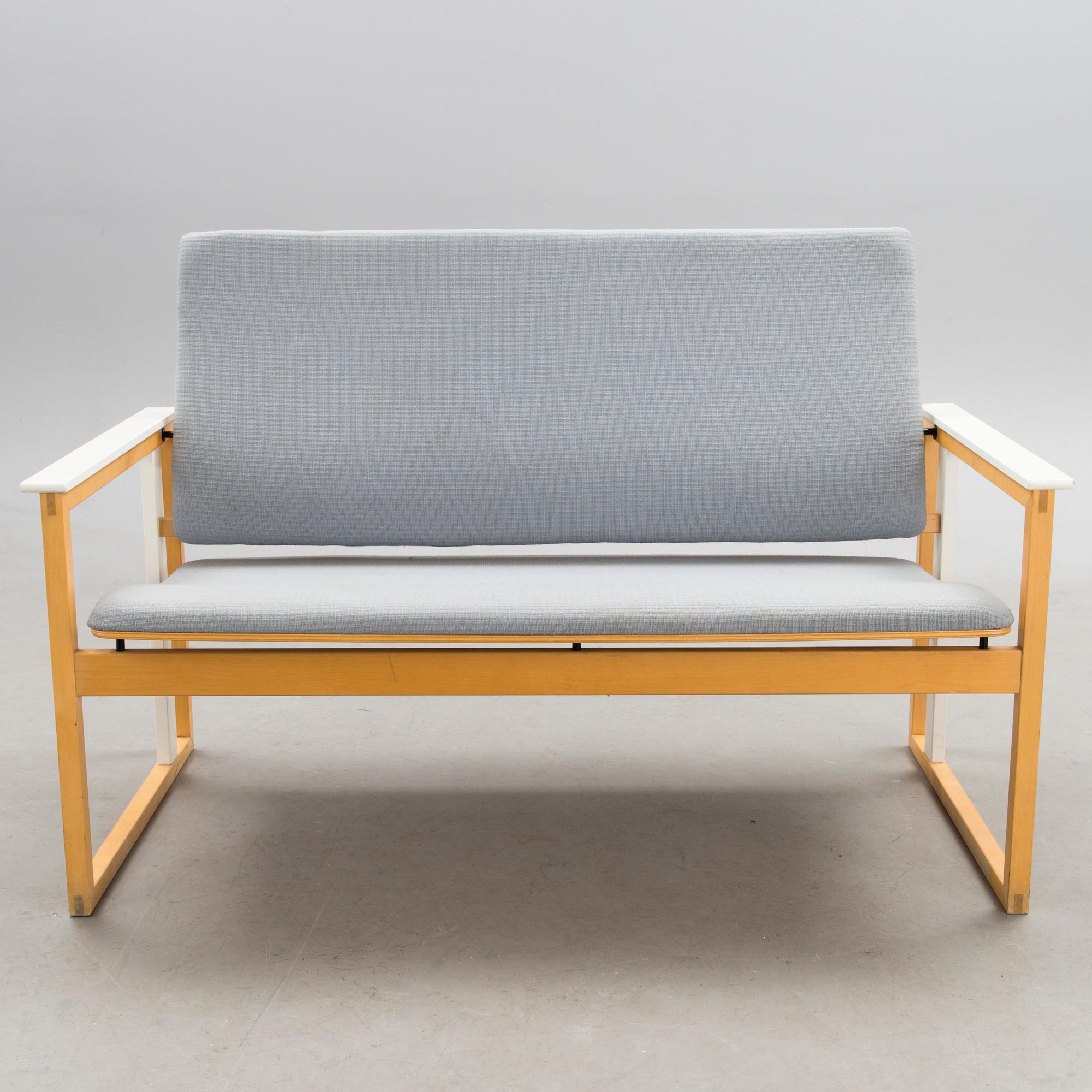 SIMO HEIKKILÄ, soffa, "TZ", tillverkare Artzan. Formgiven 1984.