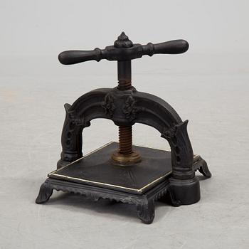 A cast iron bookbinders press from around year 1900.