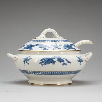 TERRIN och SOPPSLEV, flintgods, Wilton ware, Stoke-on-trent, England, omkring 1900.