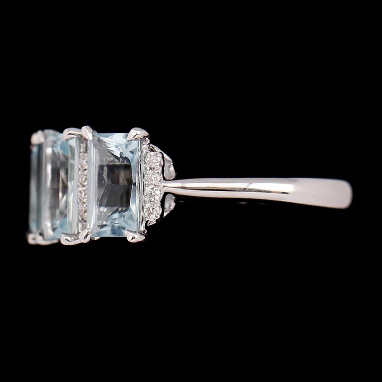 RING, 18 k vitguld, akvamariner tot 1.88 ct, briljantslipade diamanter tot 0.08 ct.