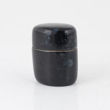 Hans Hedberg, burk med lock, starkeldsfajans, signerad Hhg, Biot, Frankrike..