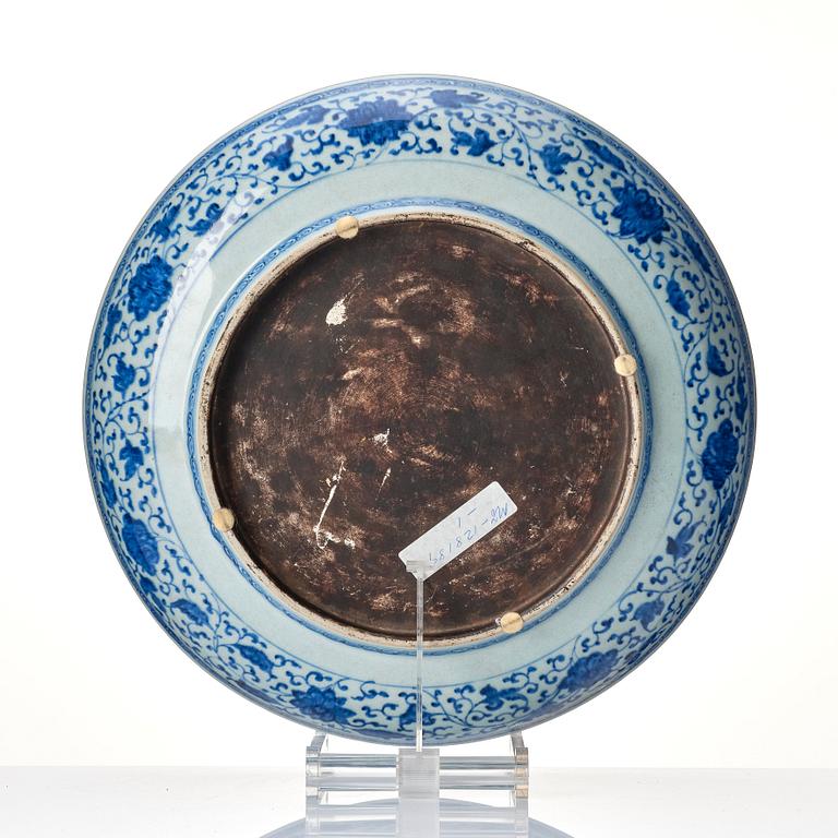 A blue and white ming style dish, Qing dynasty, 18th century.