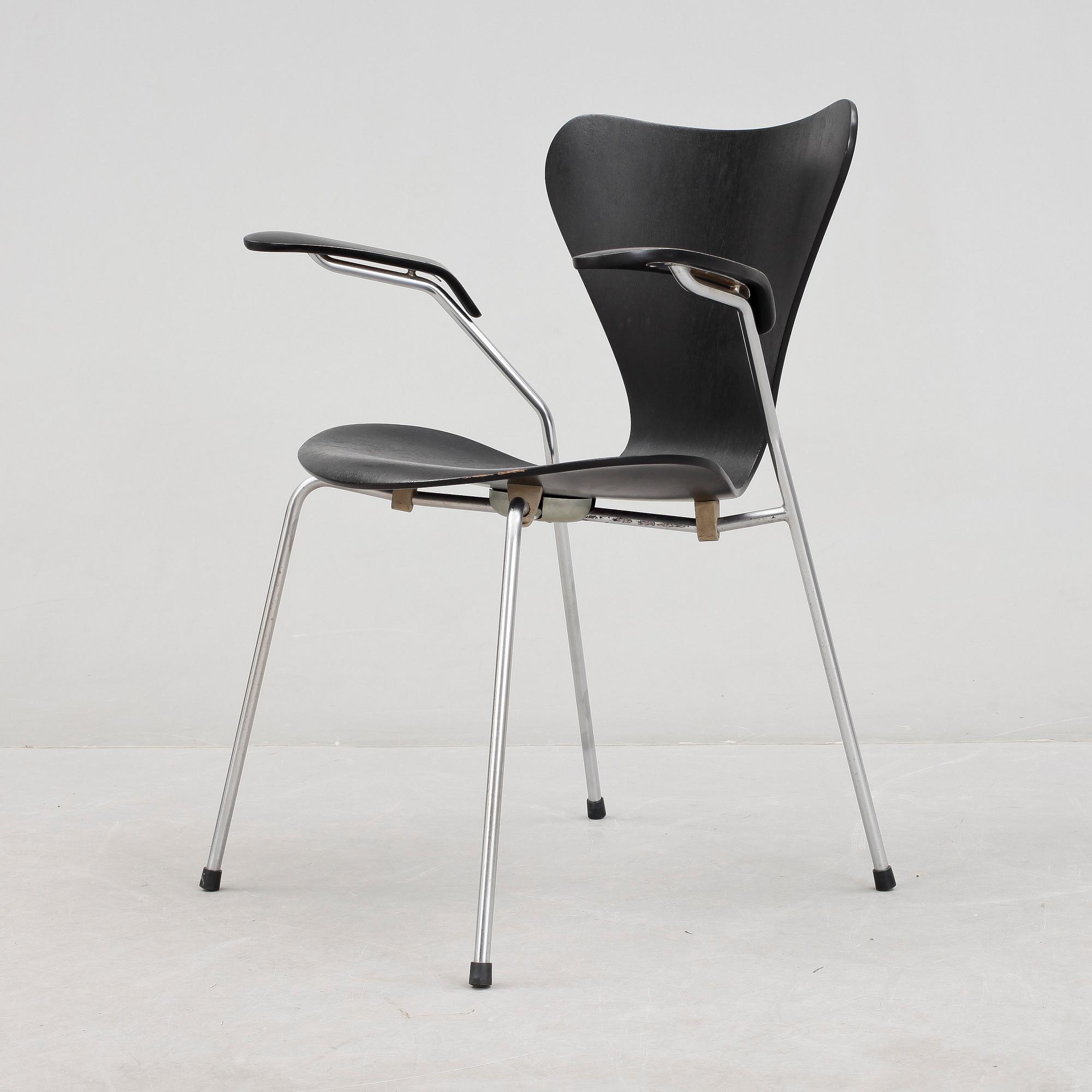 KARMSTOL, "Sjuan", Arne Jacobsen, Fritz Hansen, formgiven 1955.