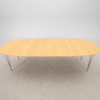 Piet Hein & Bruno Mathsson, table, "Superellipse", Fritz Hansen 1985.