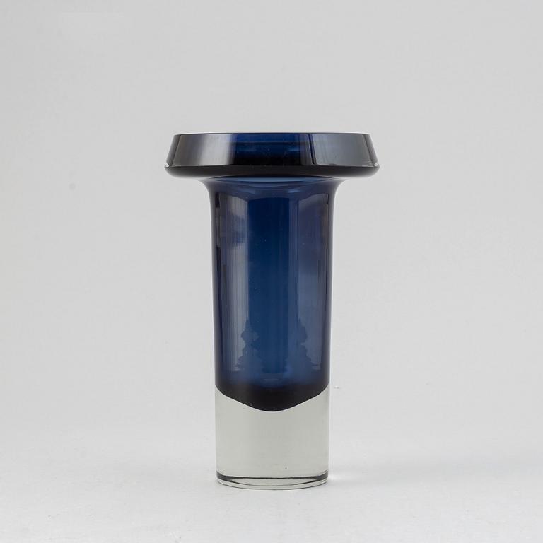 Kaj Franck, a 'KF 260' glass vase from Nuutajärvi Notsjö, Finland -63.